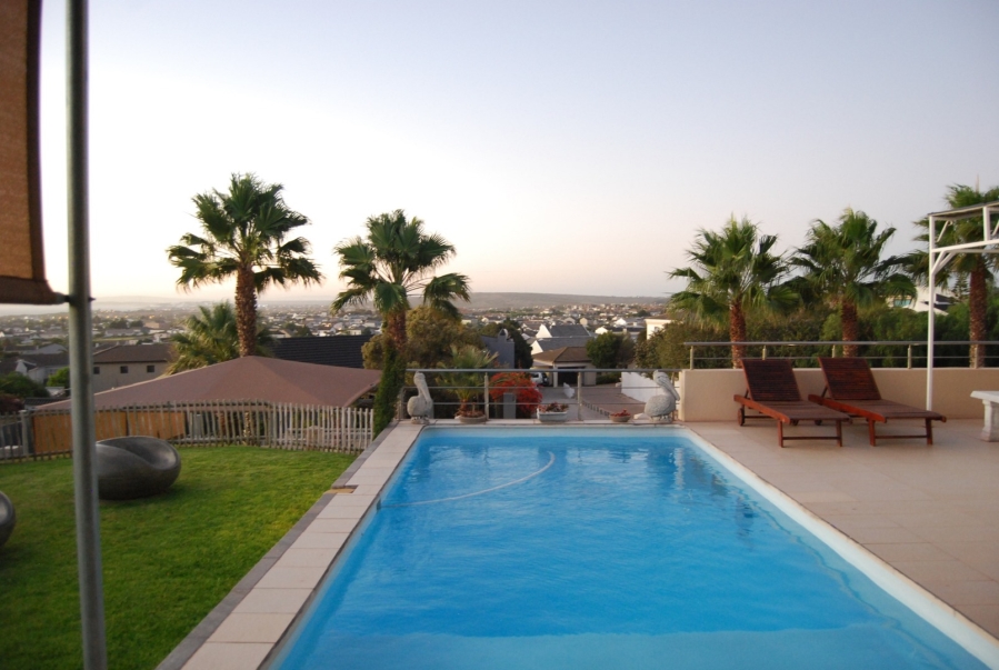 5 Bedroom Property for Sale in Country Club Western Cape